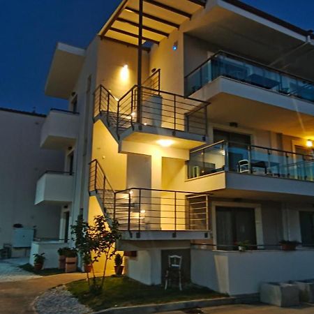 Amphipolis Deluxe Apartments Ofrínion Exterior foto